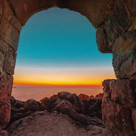 アパート Maison Duomo チェファル